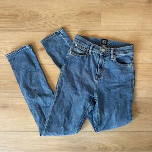 BDG Girlfriend Hi-Rise medium denim jeans